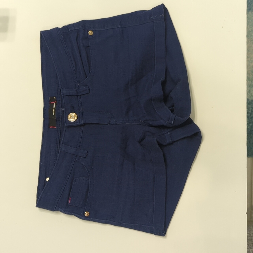 Navy blue cuffed shorts